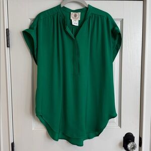 Chic Emerald Green Blouse for Women